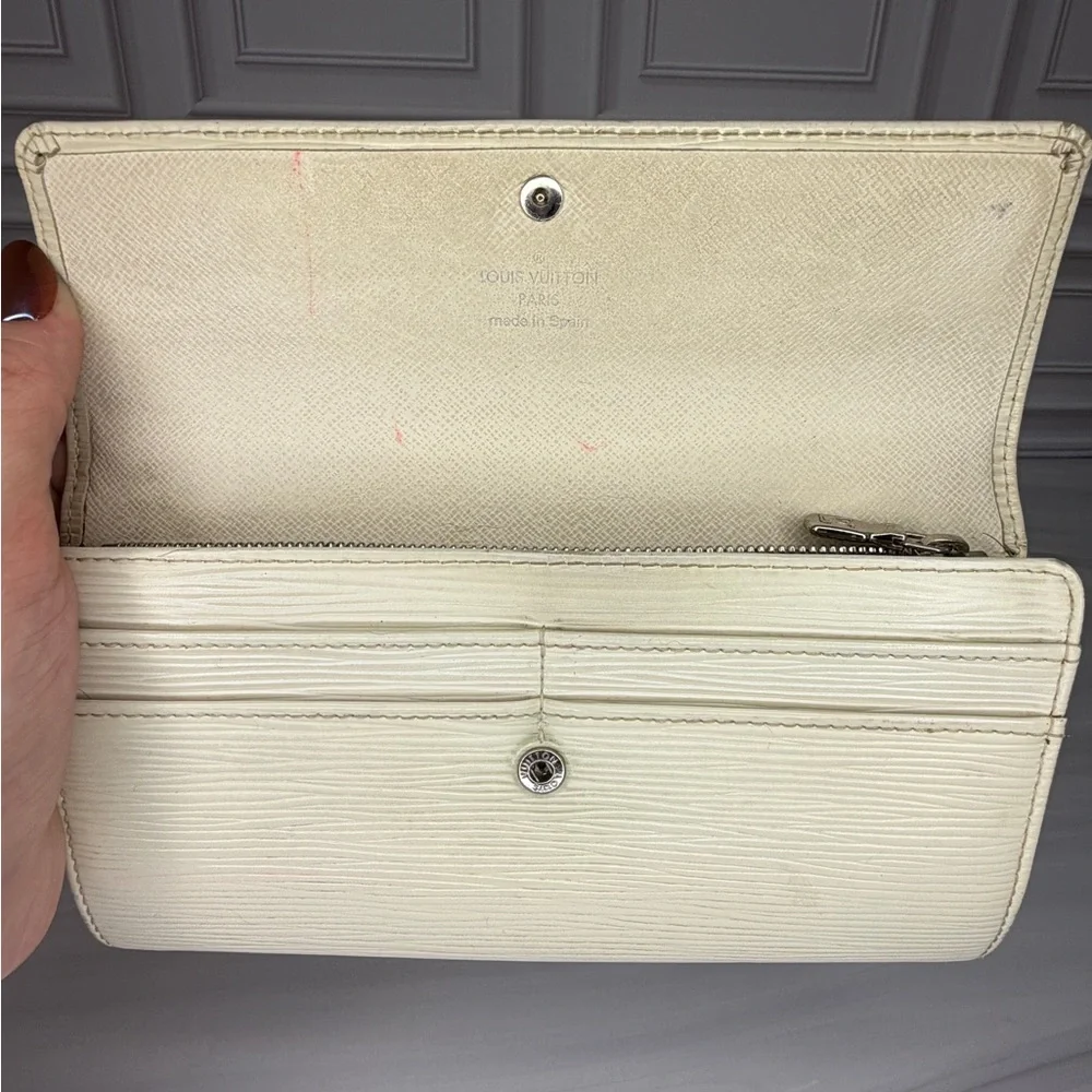 Louis Vuitton Epi Leather Sarah Wallet – Ivory / Cream | Vintage - Picture 12 of 16